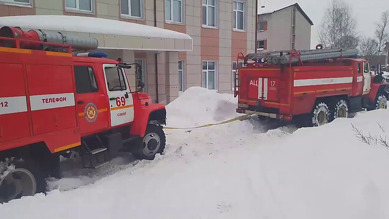 Сокольские пожарные застряли на вызове из-за нечищеного снега